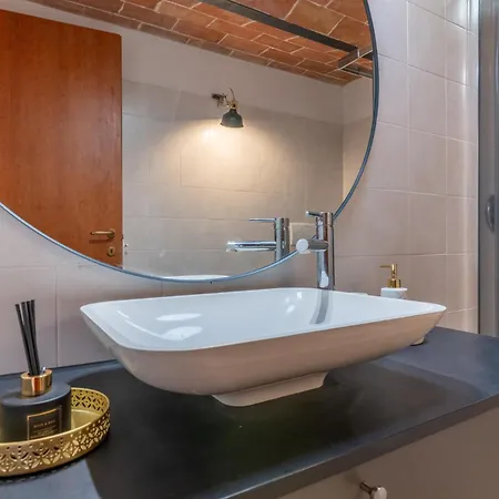 Apartment Rustic&chic Loft By Pleiades Cecina (Livorno)